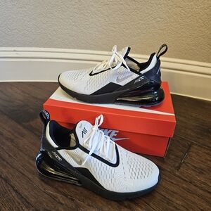 Nike Air Max 270 SE